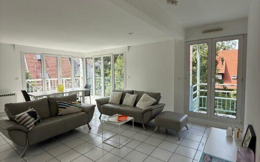 🏡 À LOUER – Appartement meublé standing 2 chambres avec balcon et garage – Centre historique de Mulhouse