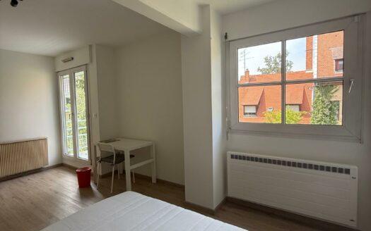 🏡 À LOUER – Appartement meublé standing 2 chambres avec balcon et garage – Centre historique de Mulhouse