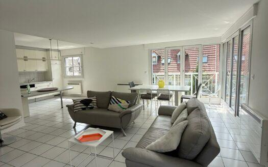 🏡 À LOUER – Appartement meublé standing 2 chambres avec balcon et garage – Centre historique de Mulhouse